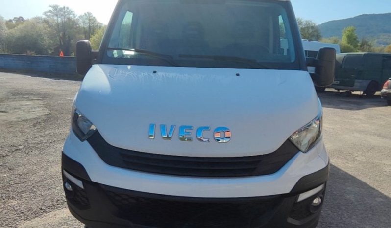 IVECO Daily 2.3 TD 35S 16 A8 V 3520LH2 12 M3 Exterior parte delantera